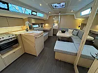 Bavaria C42 - Internal image